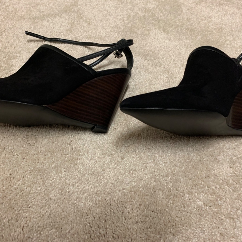 Shoes - Picture 4 of 4